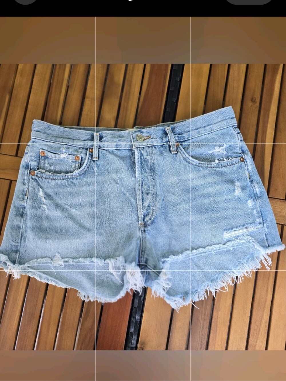 AGOLDE Parker Vintage Cut-Off Denim Shorts in Swapmeet - Picture 2 of 8
